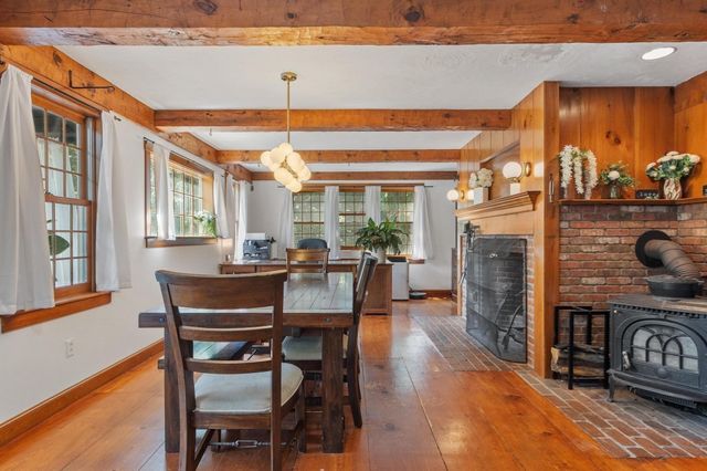 11 Francis Ave, Lunenburg, MA 01462