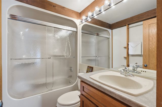 4248 Cottage Grove Parkway SE, Cedar Rapids, IA 52403
