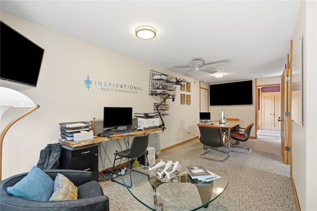 4248 Cottage Grove Parkway SE, Cedar Rapids, IA 52403