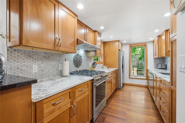 4248 Cottage Grove Parkway SE, Cedar Rapids, IA 52403