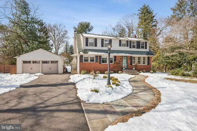 408 N STANWICK RD, Moorestown, NJ 08057