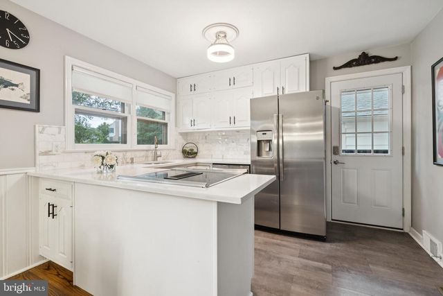 408 N STANWICK RD, Moorestown, NJ 08057