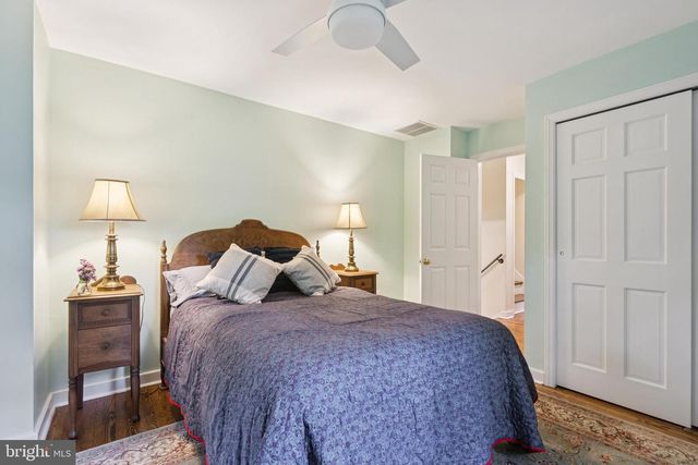 408 N STANWICK RD, Moorestown, NJ 08057