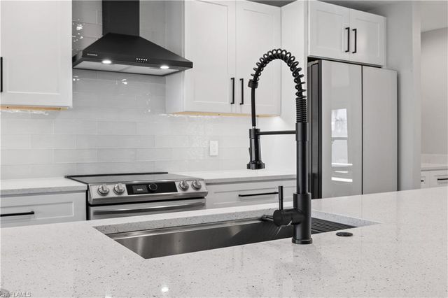 109 SE 40th TER, Cape Coral, FL 33904