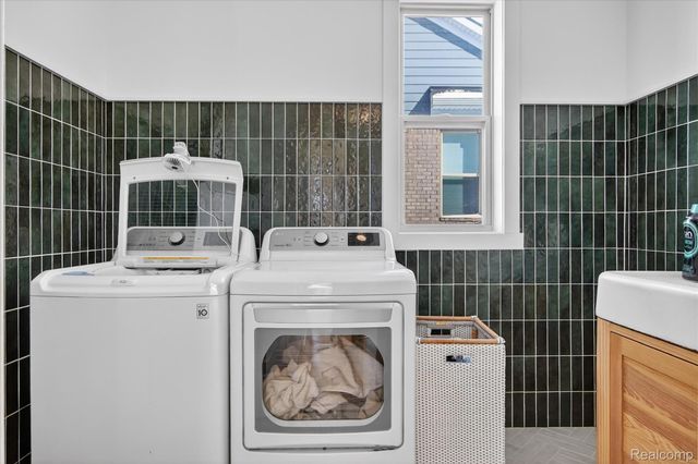 8236 Stoney Creek Drive, Green Oak Township, MI 48178