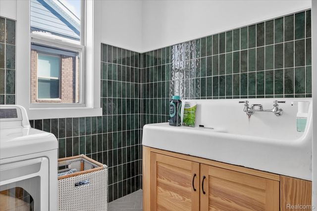 8236 Stoney Creek Drive, Green Oak Township, MI 48178