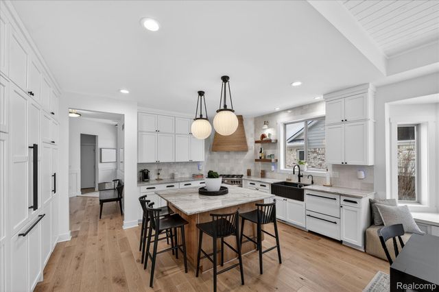 8236 Stoney Creek Drive, Green Oak Township, MI 48178