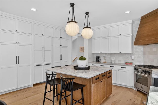 8236 Stoney Creek Drive, Green Oak Township, MI 48178