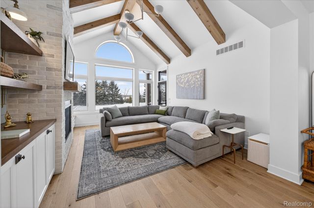 8236 Stoney Creek Drive, Green Oak Township, MI 48178