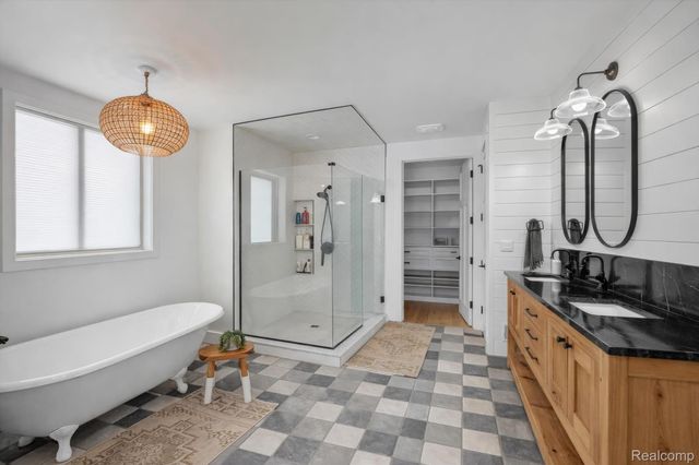 8236 Stoney Creek Drive, Green Oak Township, MI 48178