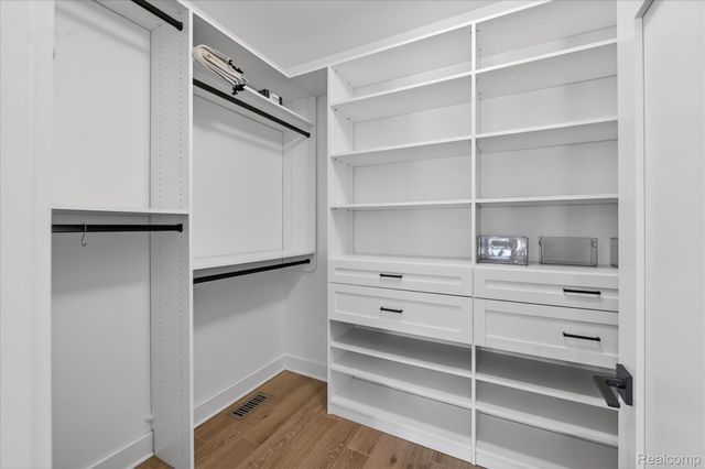 8236 Stoney Creek Drive, Green Oak Township, MI 48178