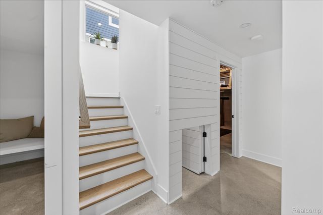 8236 Stoney Creek Drive, Green Oak Township, MI 48178