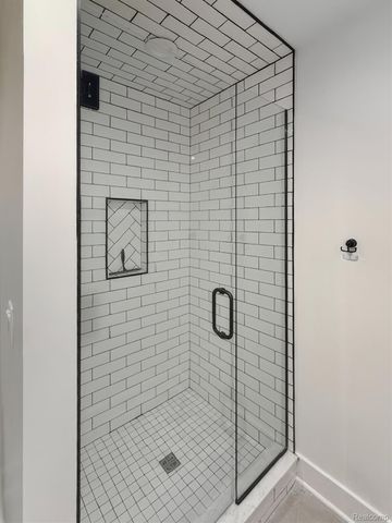 8236 Stoney Creek Drive, Green Oak Township, MI 48178