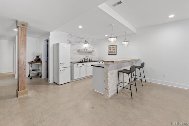 8236 Stoney Creek Drive, Green Oak Township, MI 48178