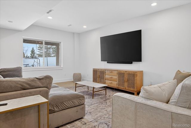 8236 Stoney Creek Drive, Green Oak Township, MI 48178