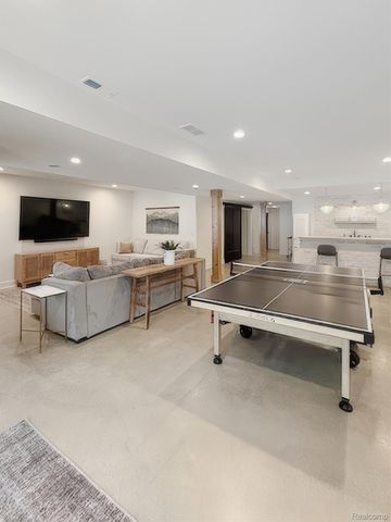 8236 Stoney Creek Drive, Green Oak Township, MI 48178