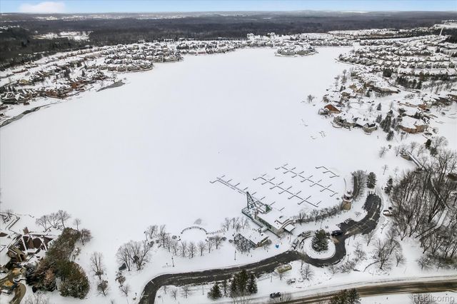 8236 Stoney Creek Drive, Green Oak Township, MI 48178