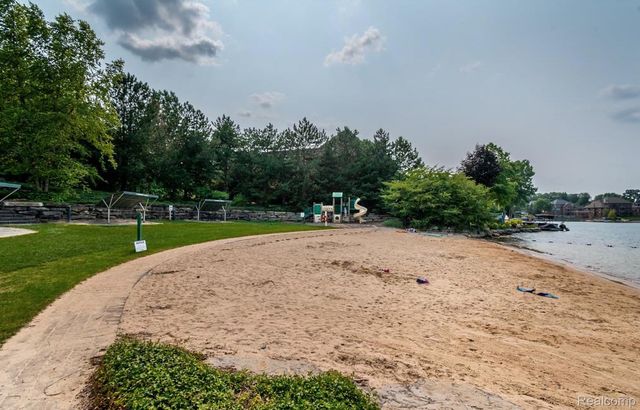 8236 Stoney Creek Drive, Green Oak Township, MI 48178
