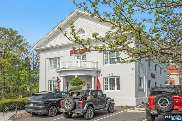 40 Ridgewood Avenue, Ridgewood, NJ 07450