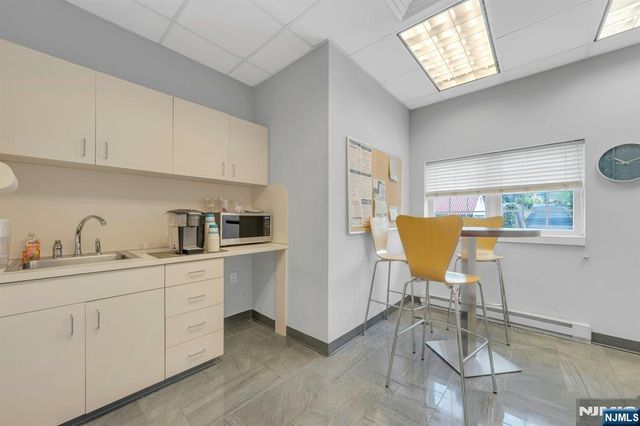 40 Ridgewood Avenue, Ridgewood, NJ 07450