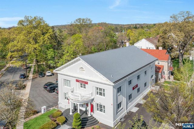 40 Ridgewood Avenue, Ridgewood, NJ 07450