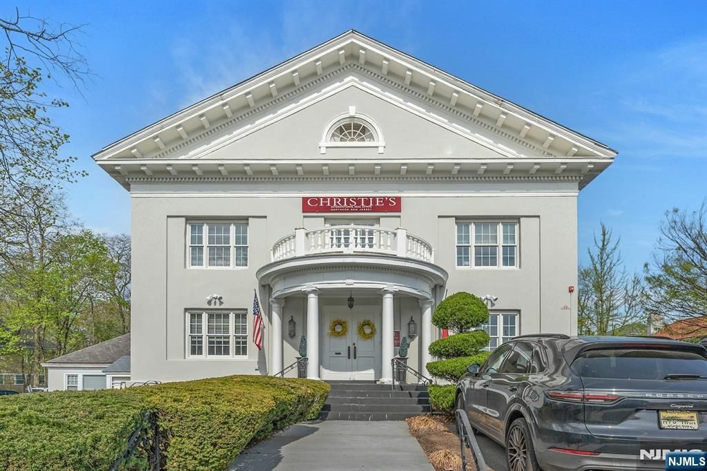 40 Ridgewood Avenue, Ridgewood, NJ 07450