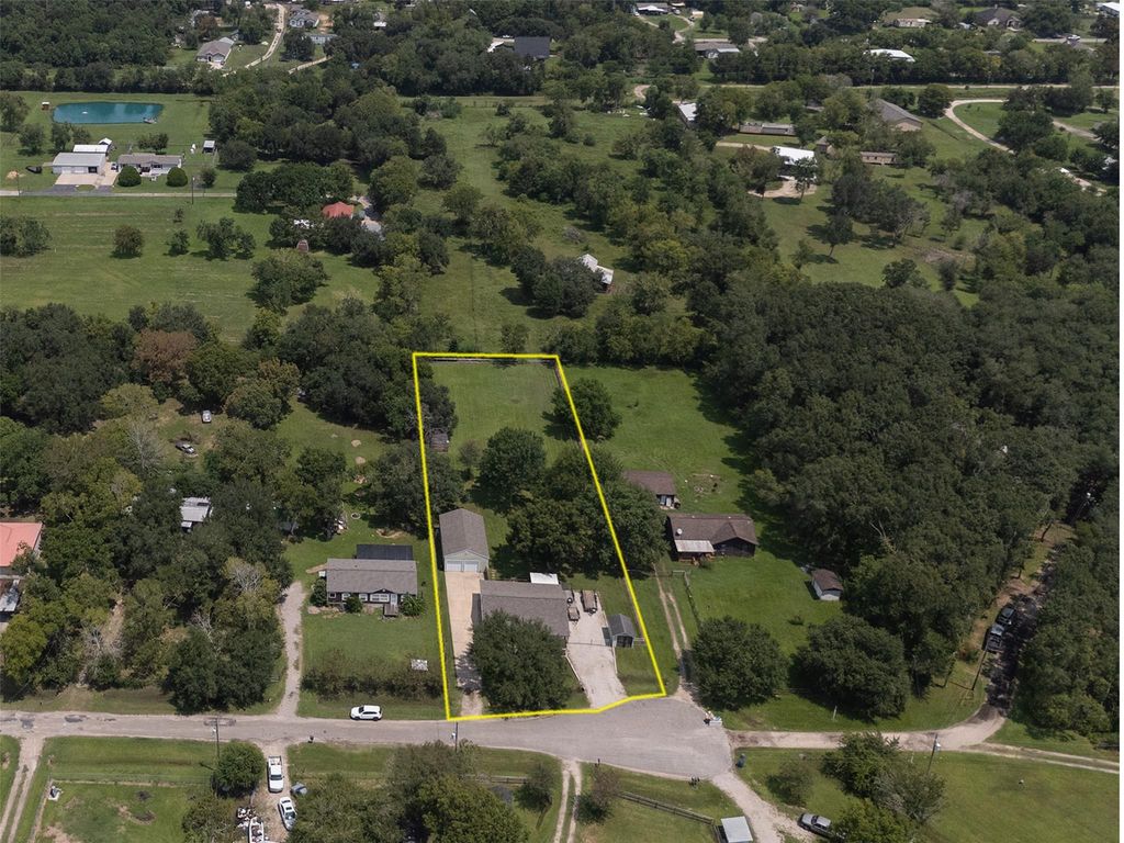 10443 County Road 909, Alvin, TX 77511
