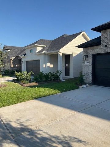 7022 Brilliance Dr, Sugar Land, TX 77469
