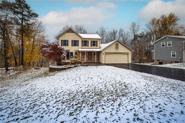 1447 Hiddenpond Lane, Walworth, NY 14568