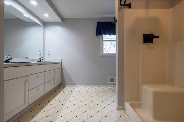 1447 Hiddenpond Lane, Walworth, NY 14568