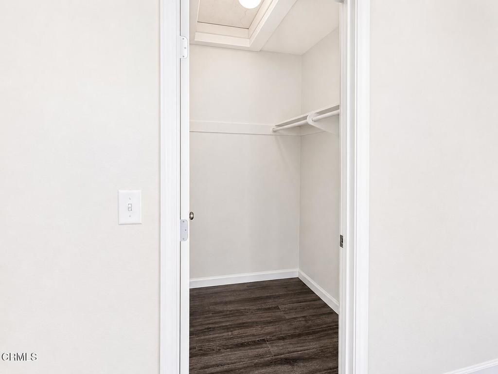 Image 10 of property listing at 1107 Carlsbad Place, Ventura, CA 93003