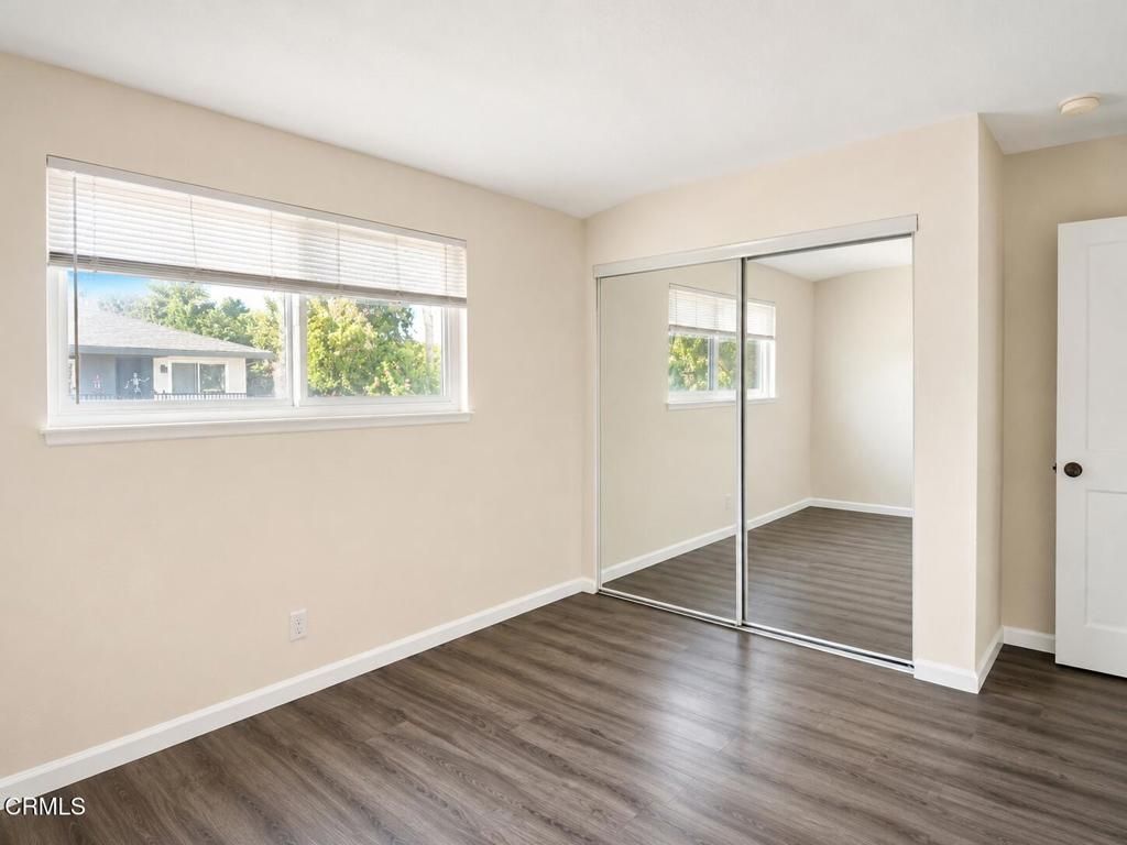 Image 12 of property listing at 1107 Carlsbad Place, Ventura, CA 93003