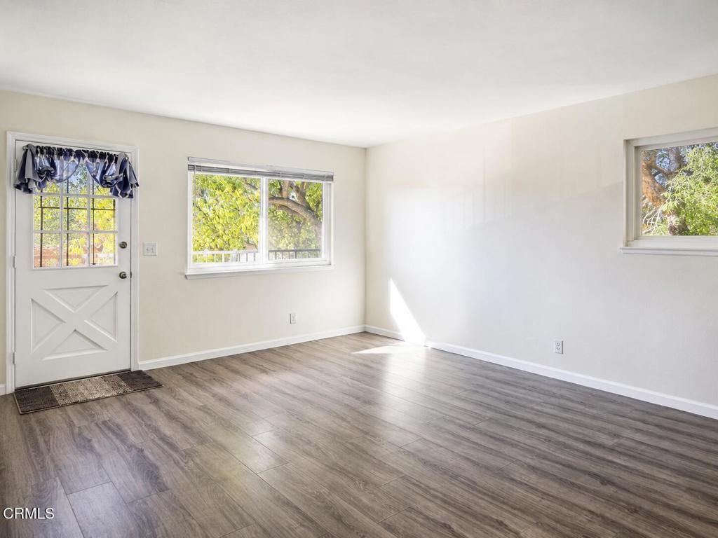 Image 2 of property listing at 1107 Carlsbad Place, Ventura, CA 93003