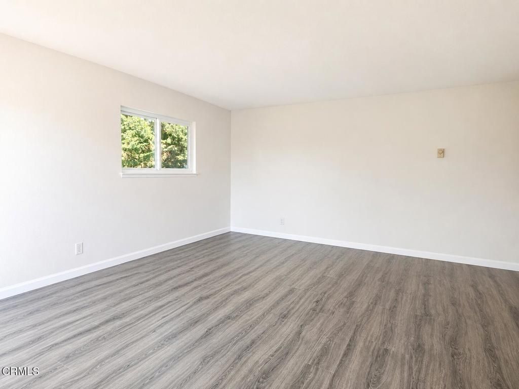 Image 3 of property listing at 1107 Carlsbad Place, Ventura, CA 93003