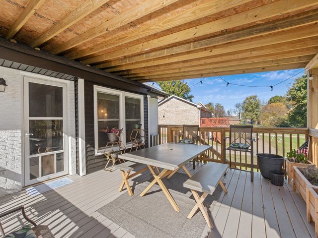 3423 Melrose Dr, Clarksville, TN 37042