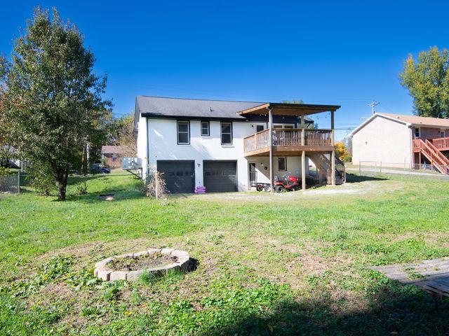 3423 Melrose Dr, Clarksville, TN 37042