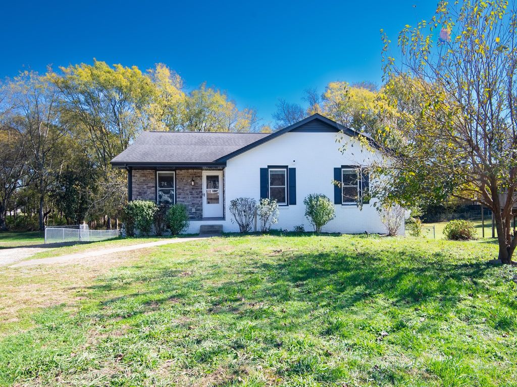 3423 Melrose Dr, Clarksville, TN 37042