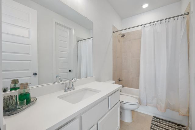 6220 Hilltop Plateau DR, Austin, TX 78738