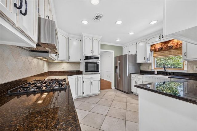 6001 Timberly Road N, Mobile, AL 36609