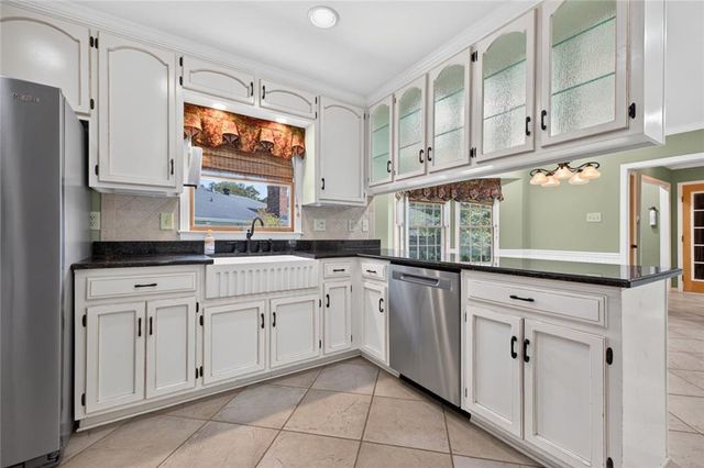 6001 Timberly Road N, Mobile, AL 36609