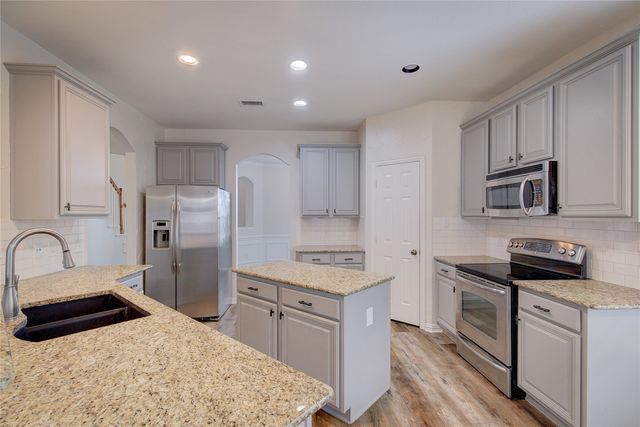 2917 Newport Drive, Rockwall, TX 75032