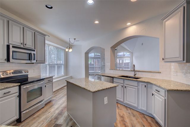 2917 Newport Drive, Rockwall, TX 75032