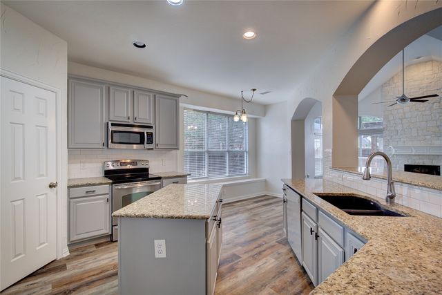 2917 Newport Drive, Rockwall, TX 75032