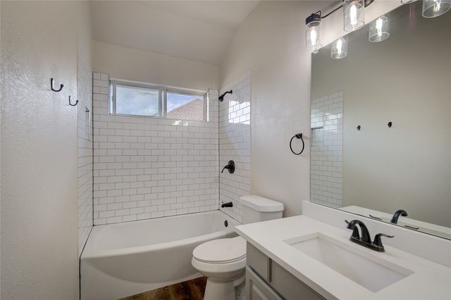 2917 Newport Drive, Rockwall, TX 75032