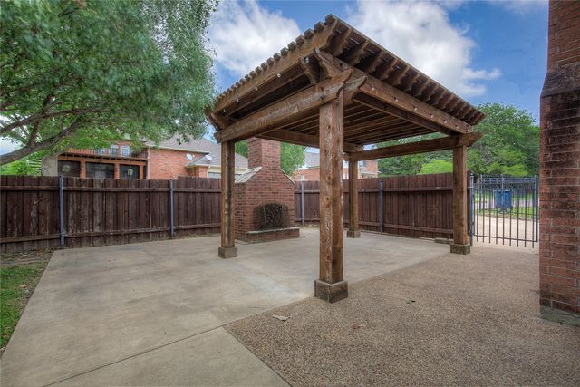 2917 Newport Drive, Rockwall, TX 75032