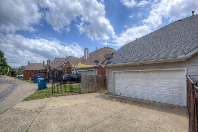 2917 Newport Drive, Rockwall, TX 75032