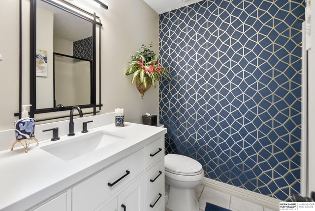 15607 Edna Circle, Omaha, NE 68136