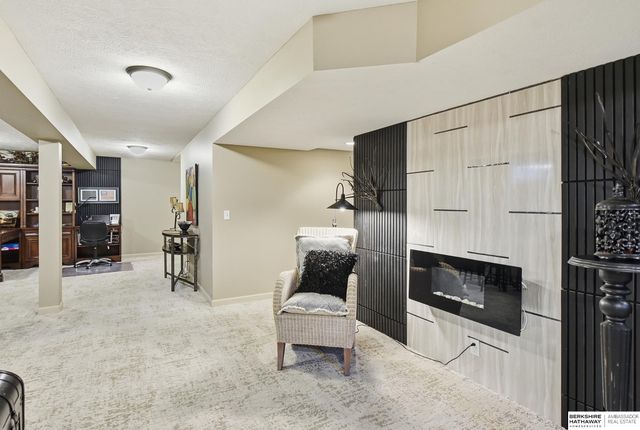 15607 Edna Circle, Omaha, NE 68136