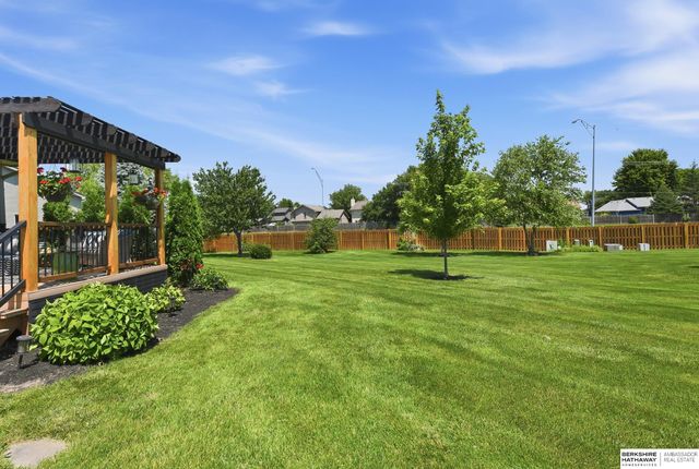 15607 Edna Circle, Omaha, NE 68136