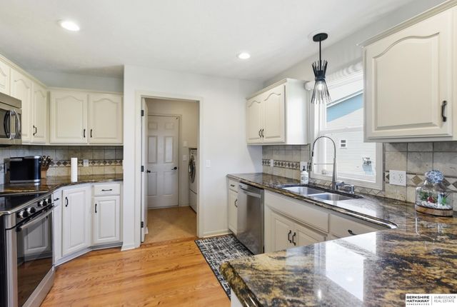 15607 Edna Circle, Omaha, NE 68136